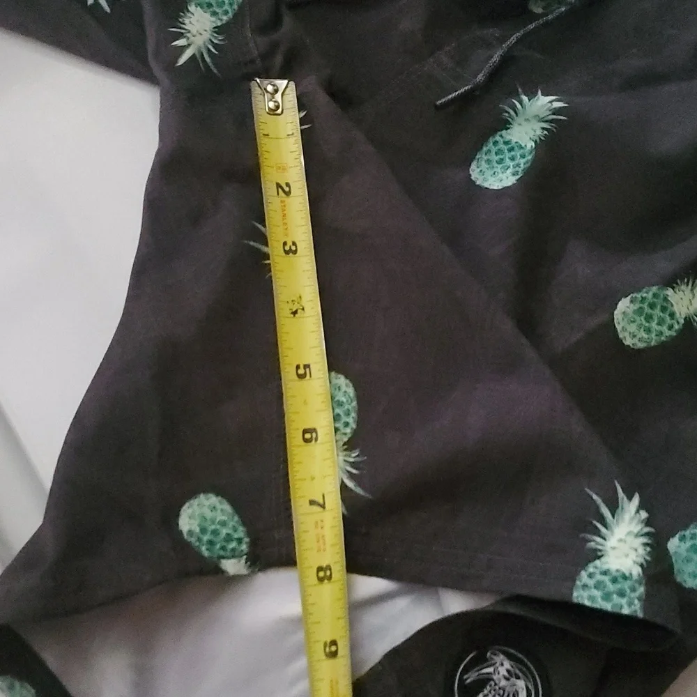 NWT Mens O'neill Pinnapple Swim Trunks Size Medium Unlined Grey Novelty Print